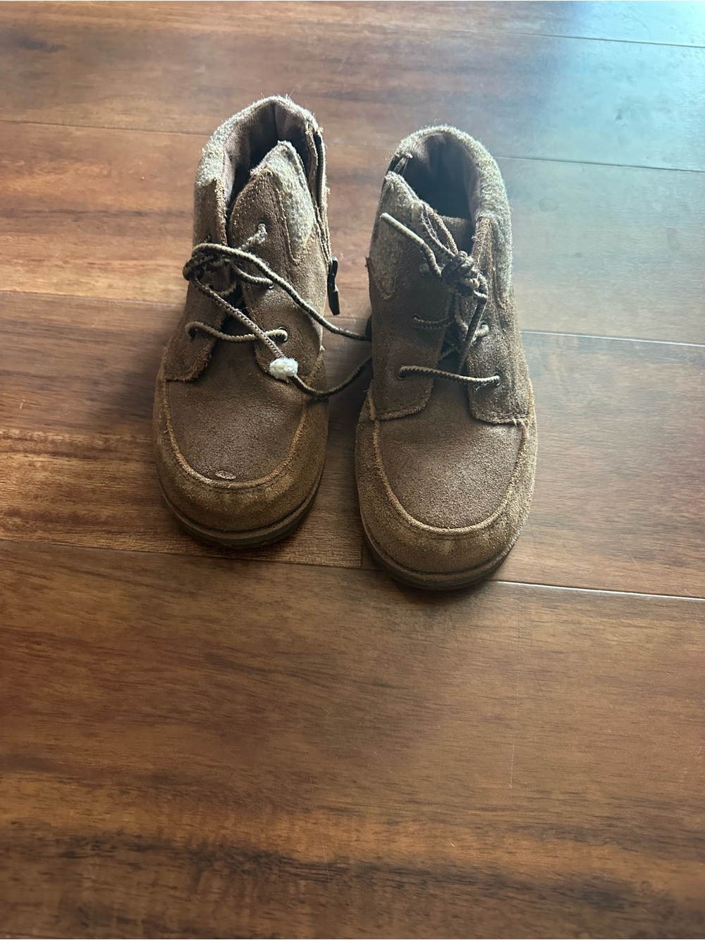 UGG Kids Chestnut Suede Lace-Up Boots